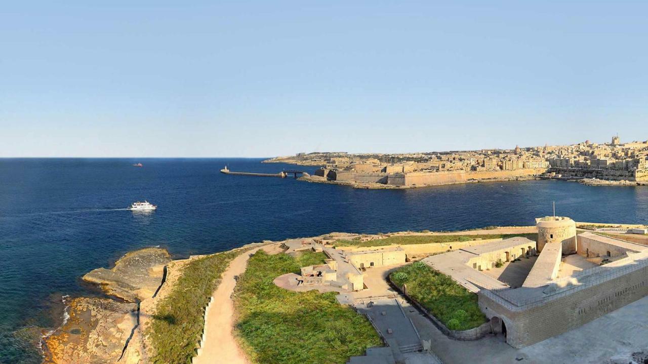 Gorgeous Apartment With Terrace In Fort Cambridge, Pool Sliema Exterior photo