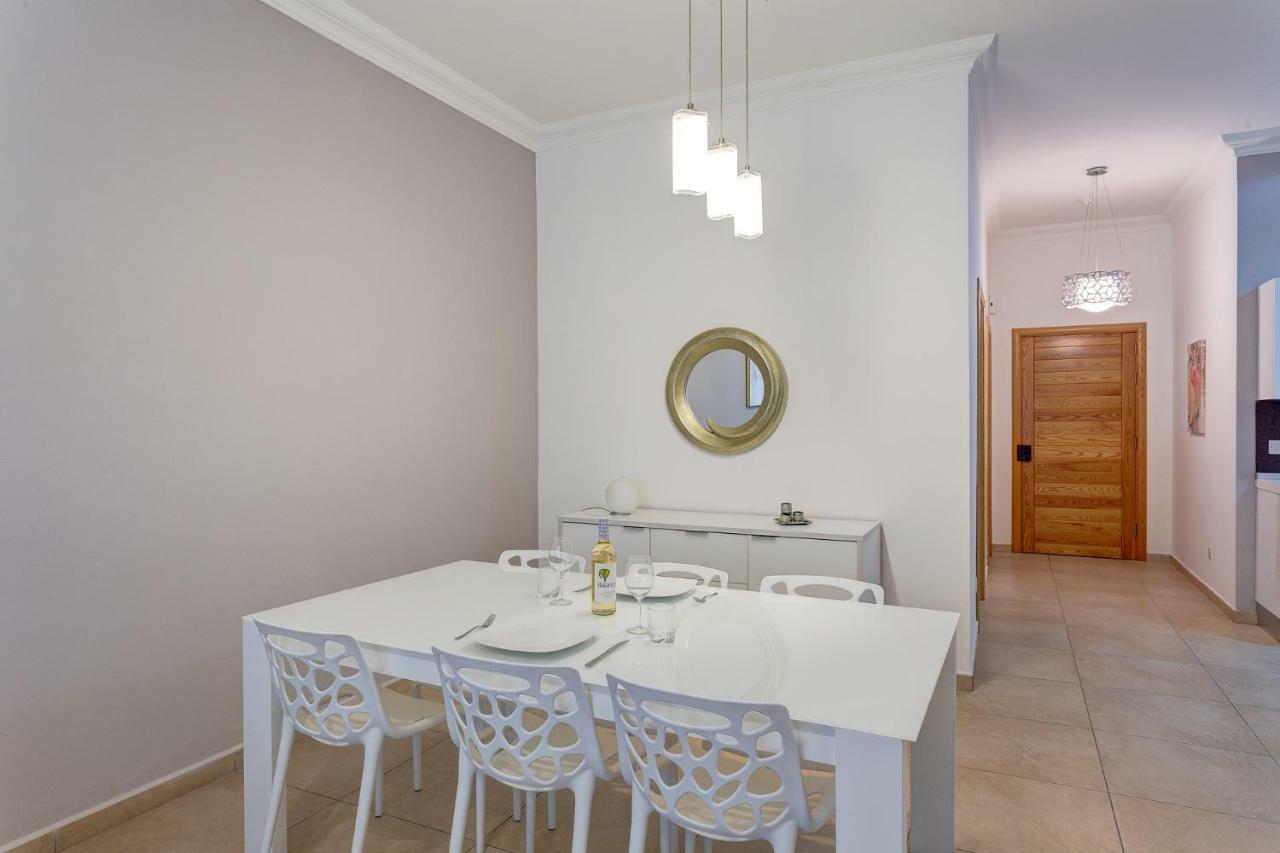 Gorgeous Apartment With Terrace In Fort Cambridge, Pool Sliema Exterior photo